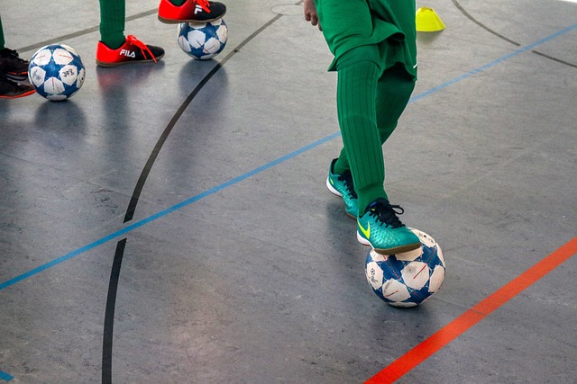 适当参与综 适当参与综