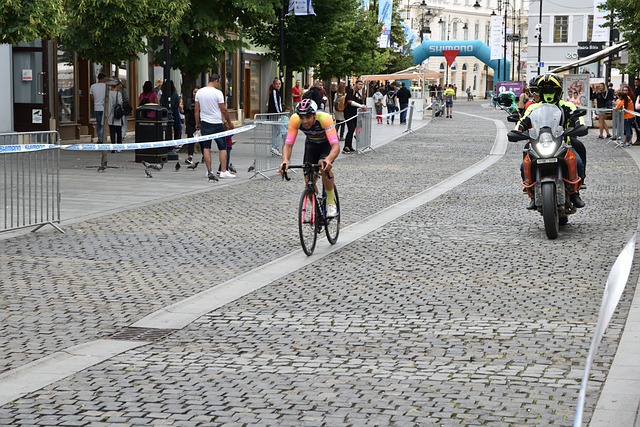 足球是一项 足球是一项